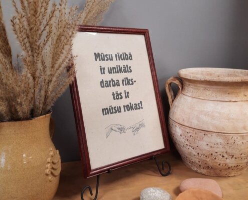 Atklāj izremontētas telpas Gaismas ielā 6.