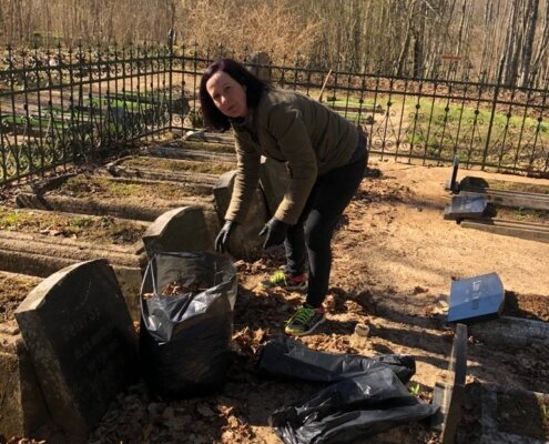 Liezēres kapos sakopti pulkveža Anša Zeltiņa dzimtas kapi