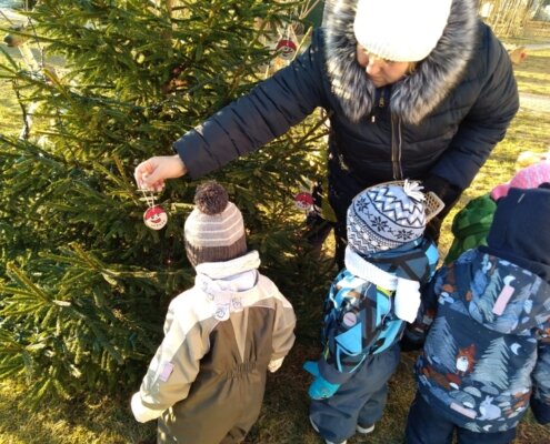 Darbi gaidot adventi