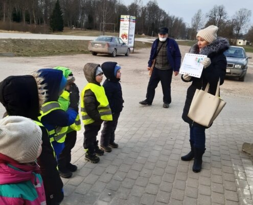 Darbi gaidot adventi