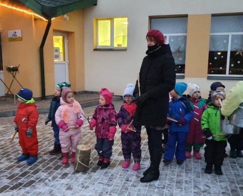 Darbi gaidot adventi
