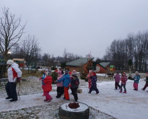 Darbi gaidot adventi