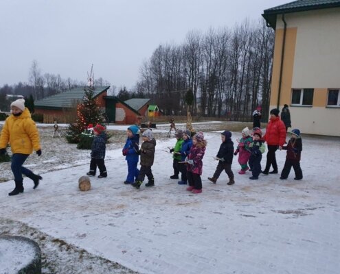 Darbi gaidot adventi