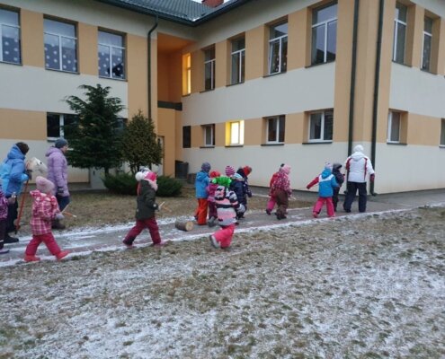 Darbi gaidot adventi