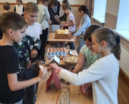 Mārtiņdienas tirgus skolā