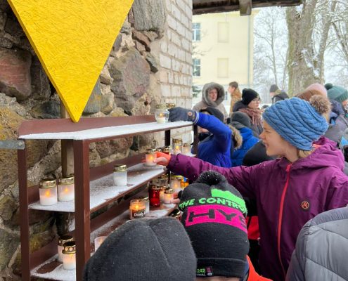 Sūtīsim savu gaismu un lūgšanas Ukrainai