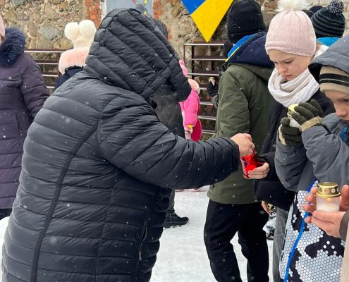 Sūtīsim savu gaismu un lūgšanas Ukrainai