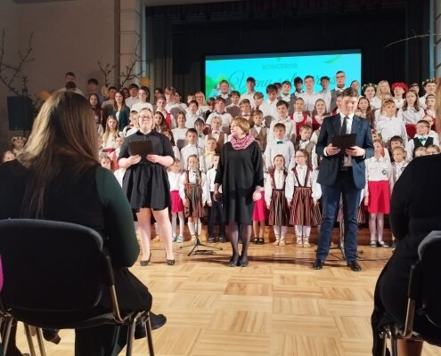 Svētku koncertā ,,Vienu soli pirms …”