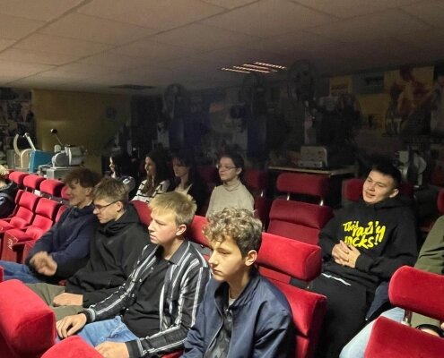 Kino fermas apmeklējums